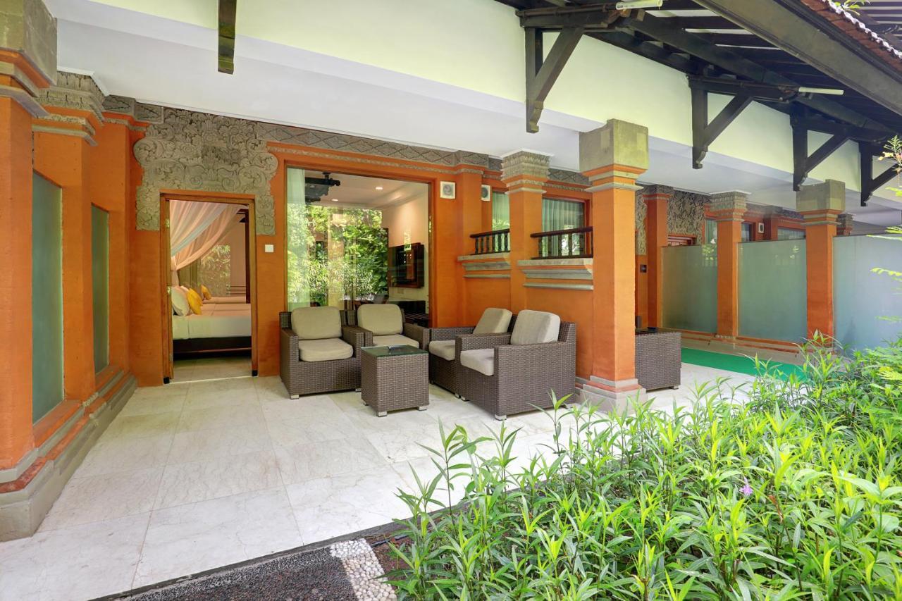 Legian Beach Hotel Exterior photo