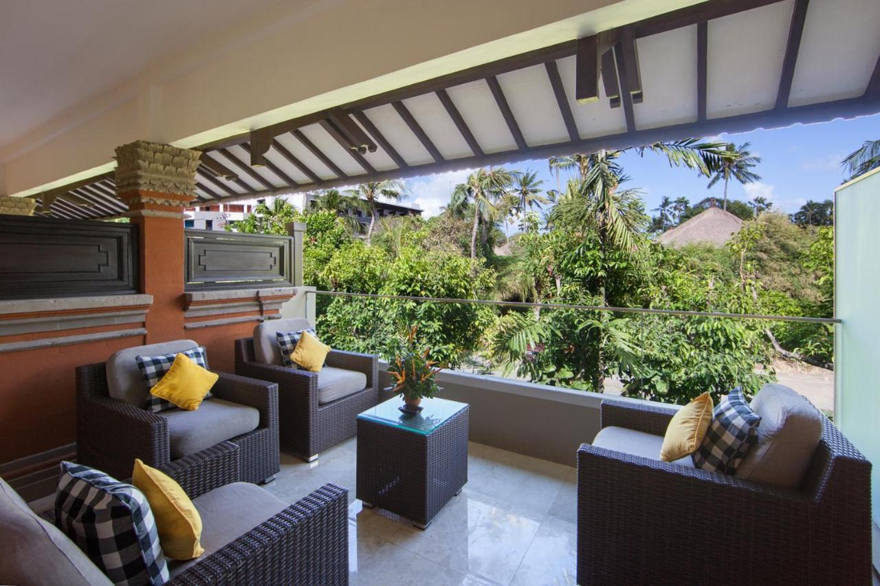Legian Beach Hotel Exterior photo