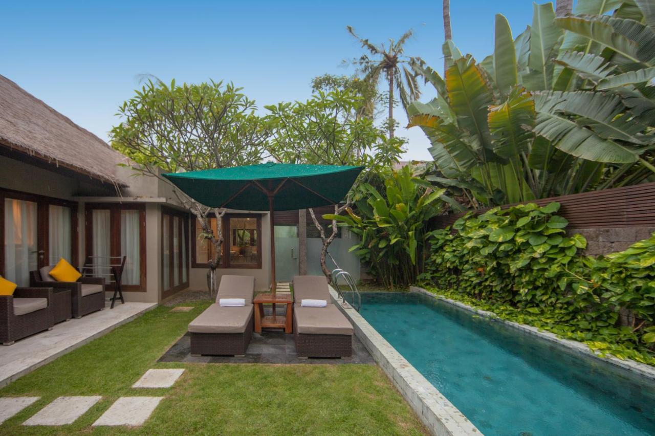 Legian Beach Hotel Exterior photo