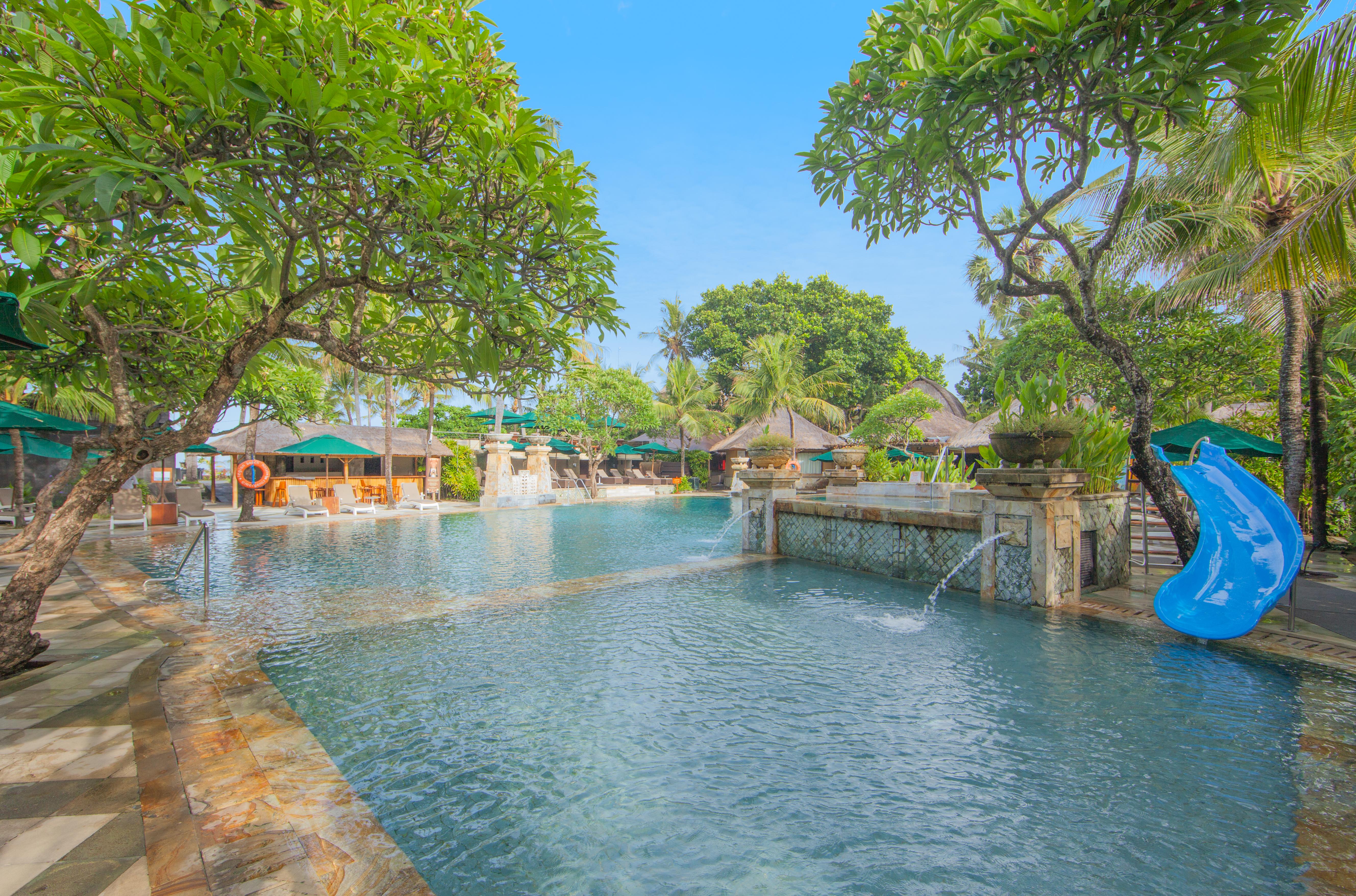 Legian Beach Hotel Exterior photo
