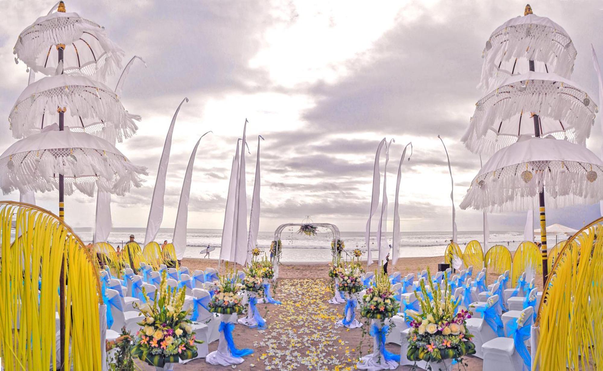 Legian Beach Hotel Exterior photo