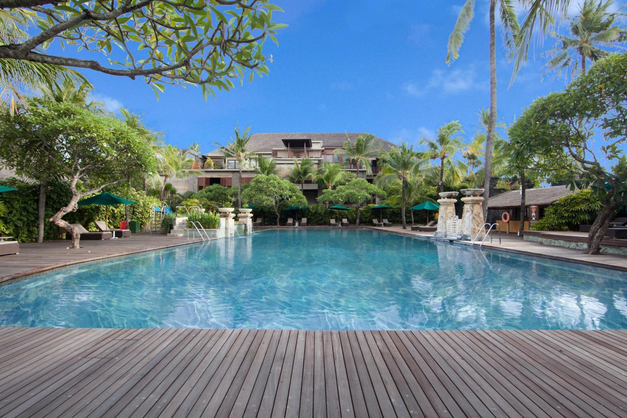 Legian Beach Hotel Exterior photo