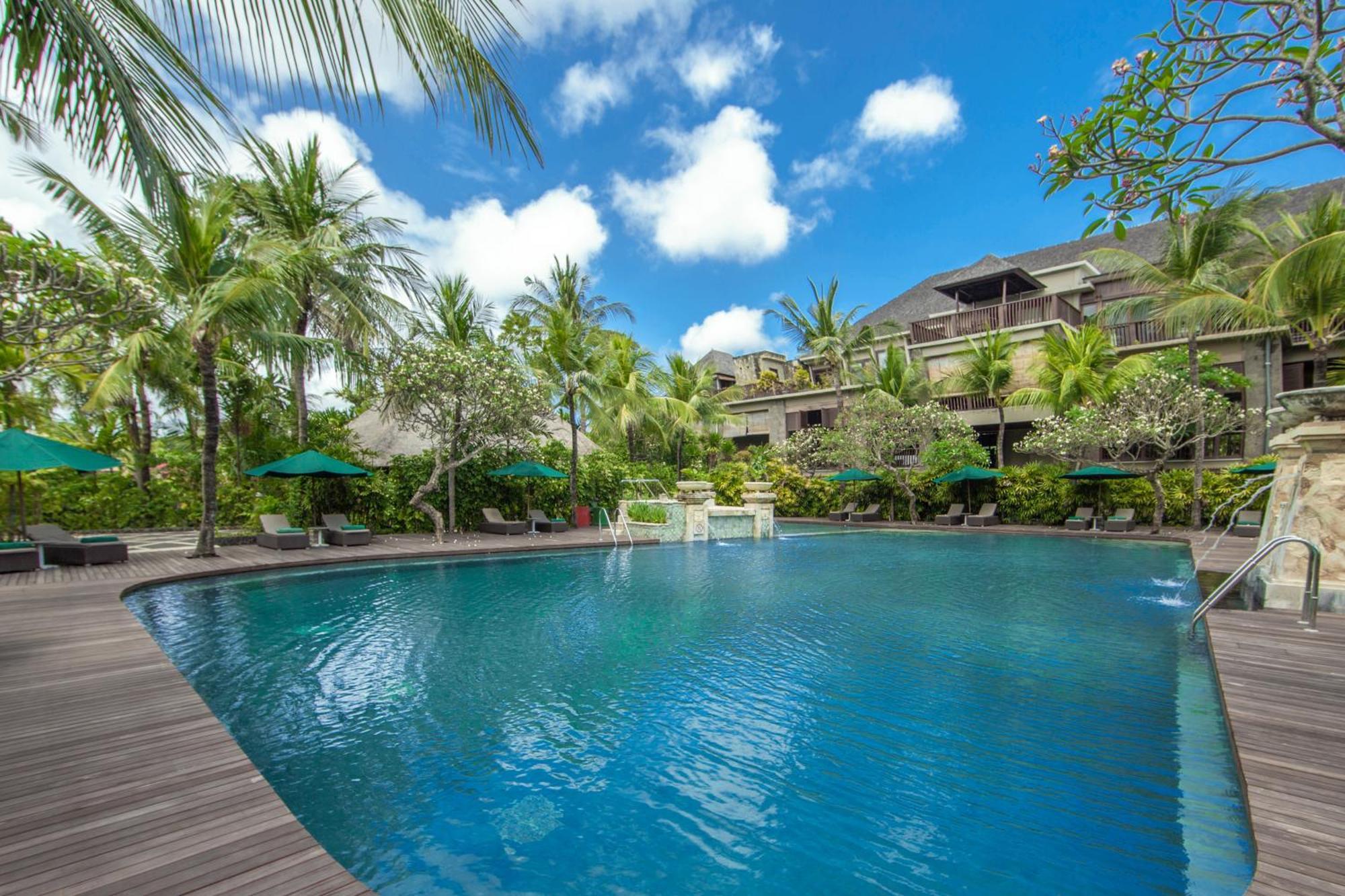 Legian Beach Hotel Exterior photo