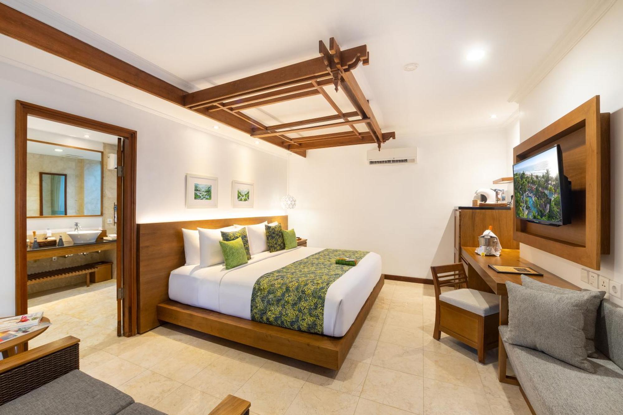 Legian Beach Hotel Exterior photo