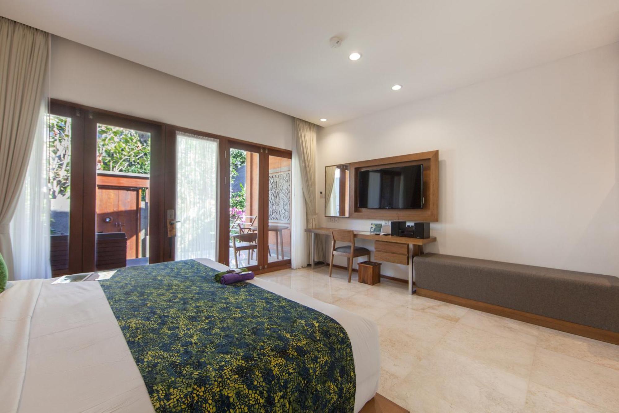 Legian Beach Hotel Exterior photo