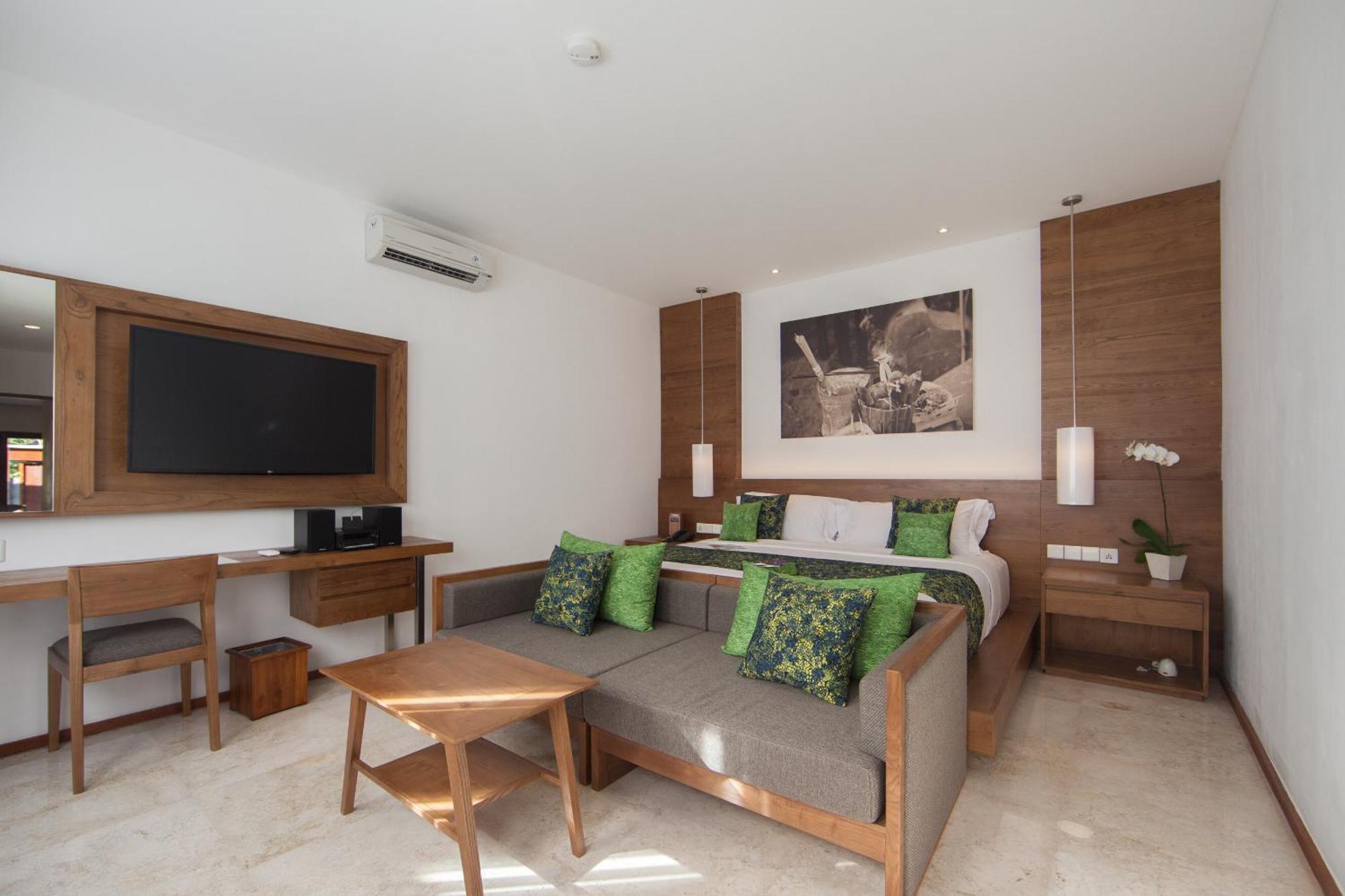 Legian Beach Hotel Exterior photo