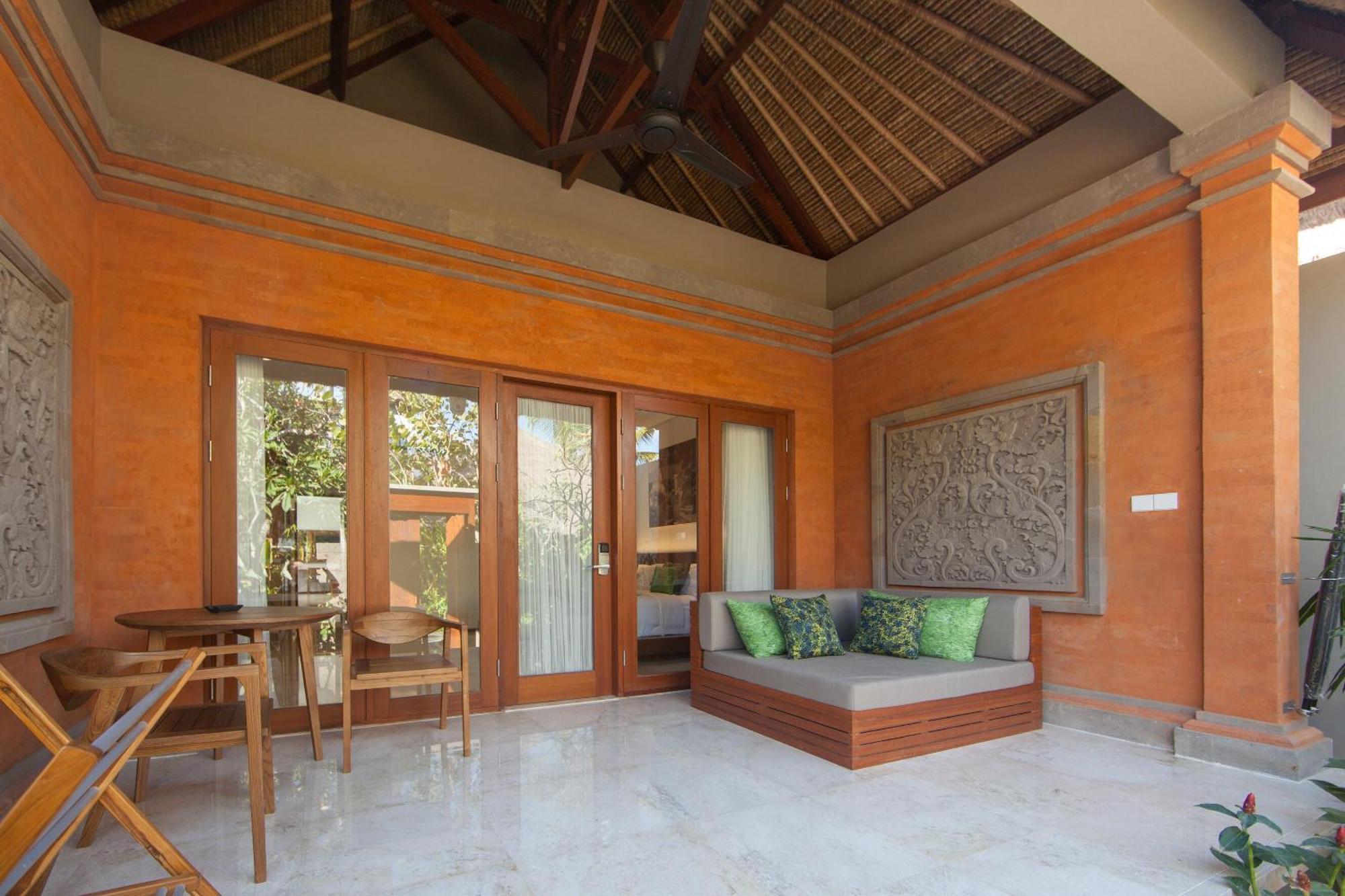 Legian Beach Hotel Exterior photo